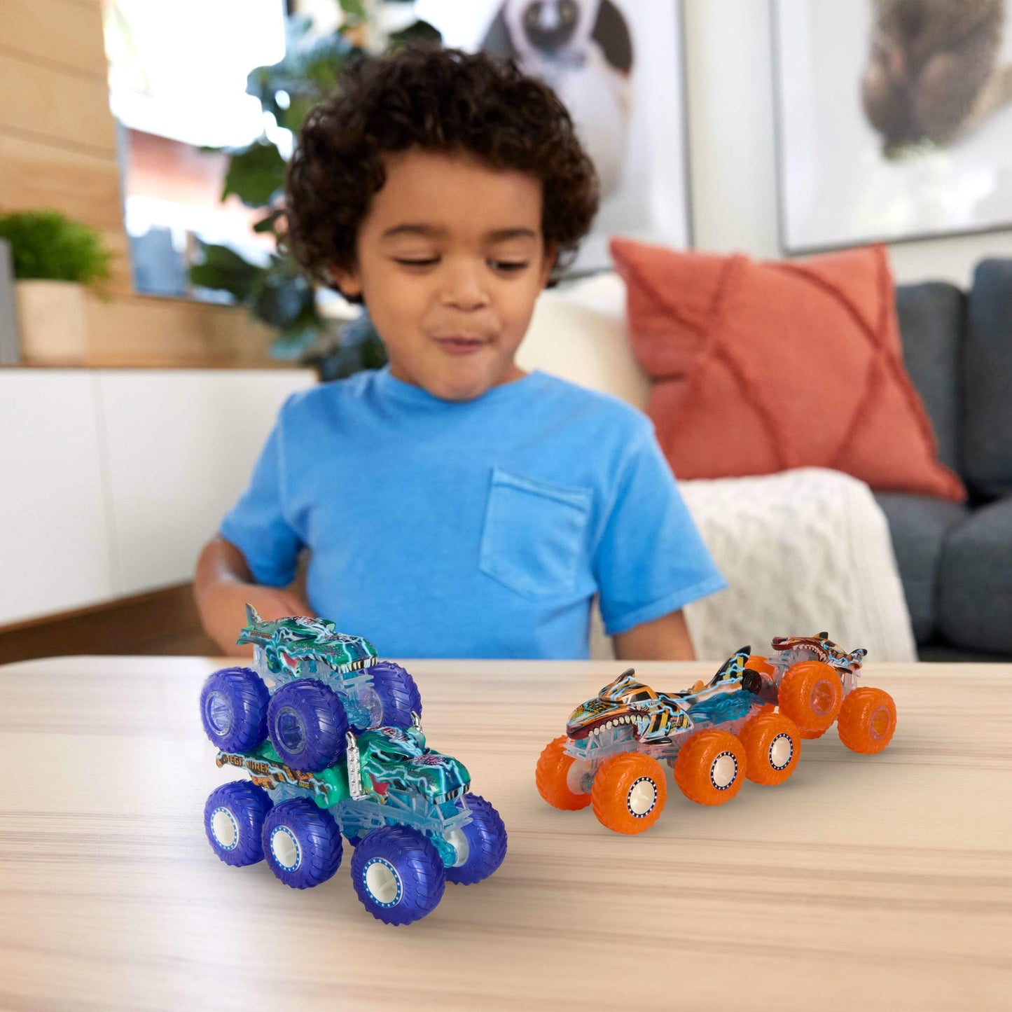 Hot Wheels Power Smashers Monster Trucks Multipack: Tiger Shark & Mega-Wrex with Big Rigs (1:64)