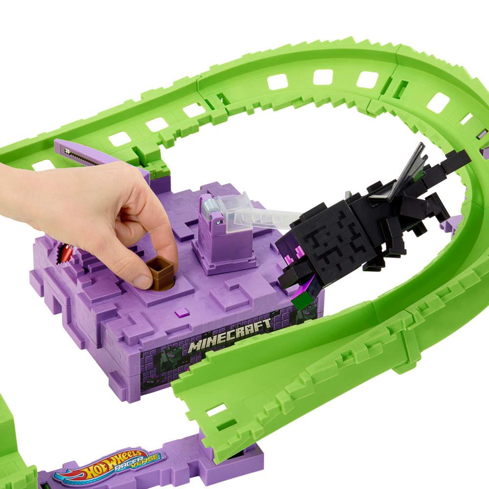 Hot Wheels RacerVerse Minecraft Track Set with Diamond Armor Steve & Ender Dragon