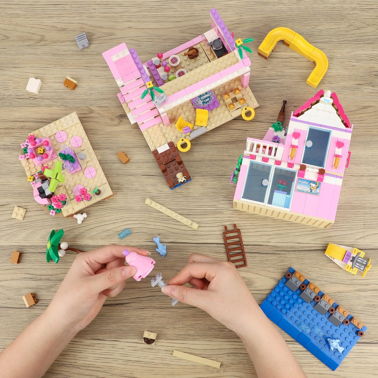HSANHE Pink Girls Seaside Villa Building Set – 822 Pieces, Lego Friends Compatible