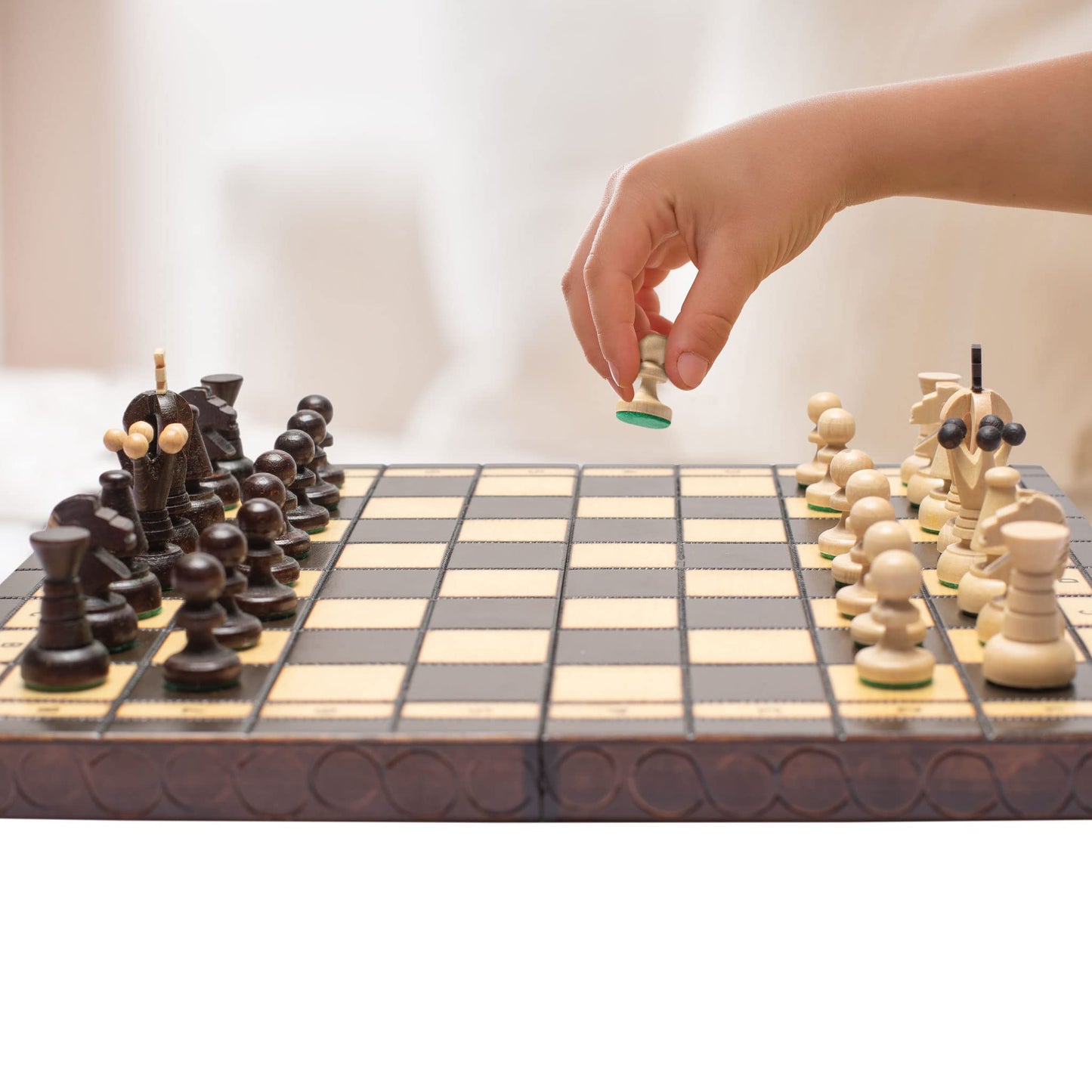 Husaria European International Chess Set – Handcrafted King's Classic, 13.8-Inch Board & Pieces