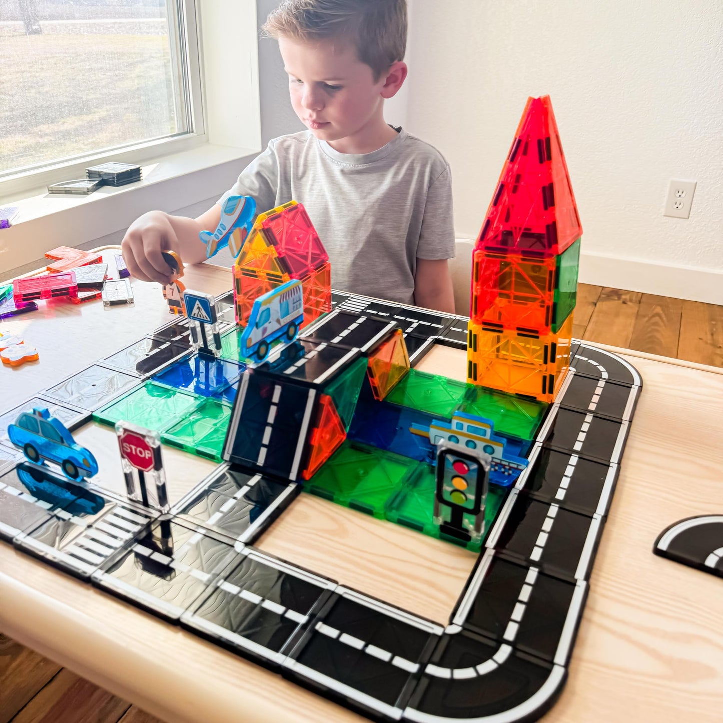 IGIVI 104 PCS Magnetic Tiles Road Set – STEM Construction Toys for Ages 3-8