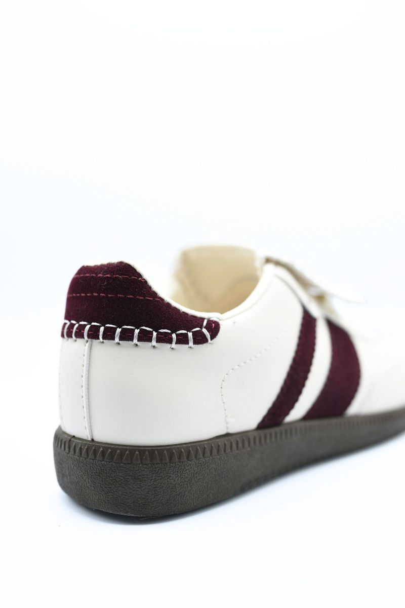Lace-Up Flip Tongue Round Toe Trainers