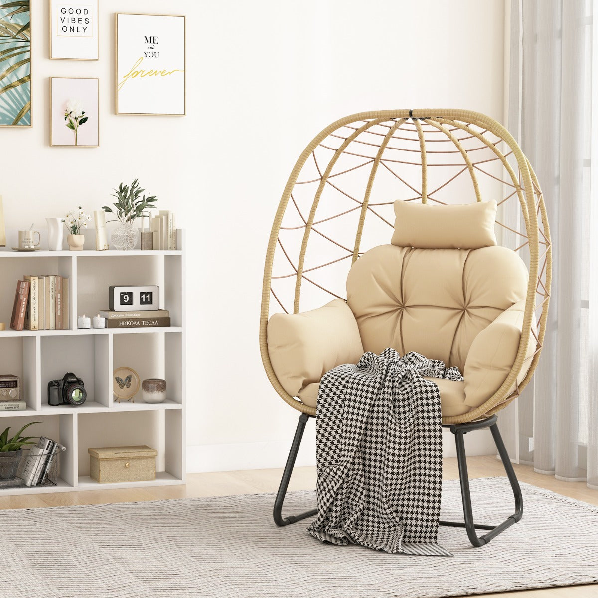 Indoor Outdoor Lounge Chair with Comfy Cushions and Sturdy Metal Frame-Beige