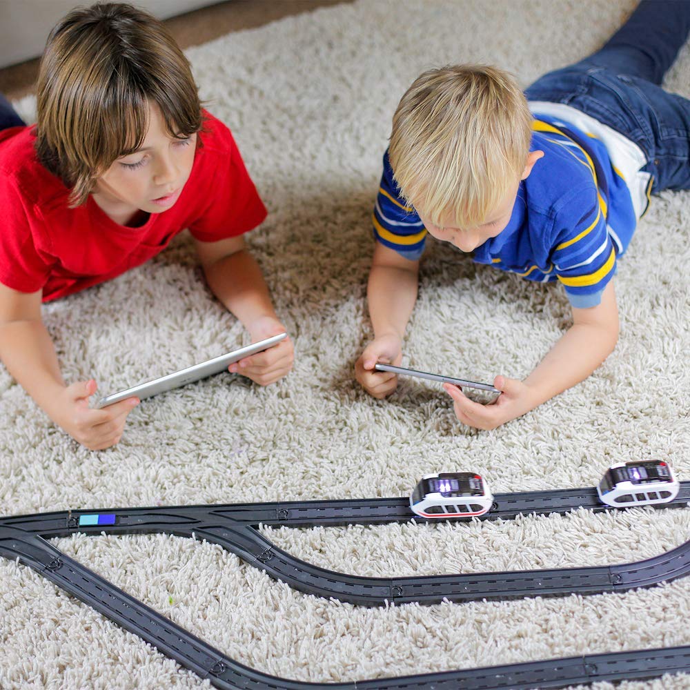 intelino Smart Train Starter Set — Award-Winning Train Toy with App-Based Play & Screen-Free Coding