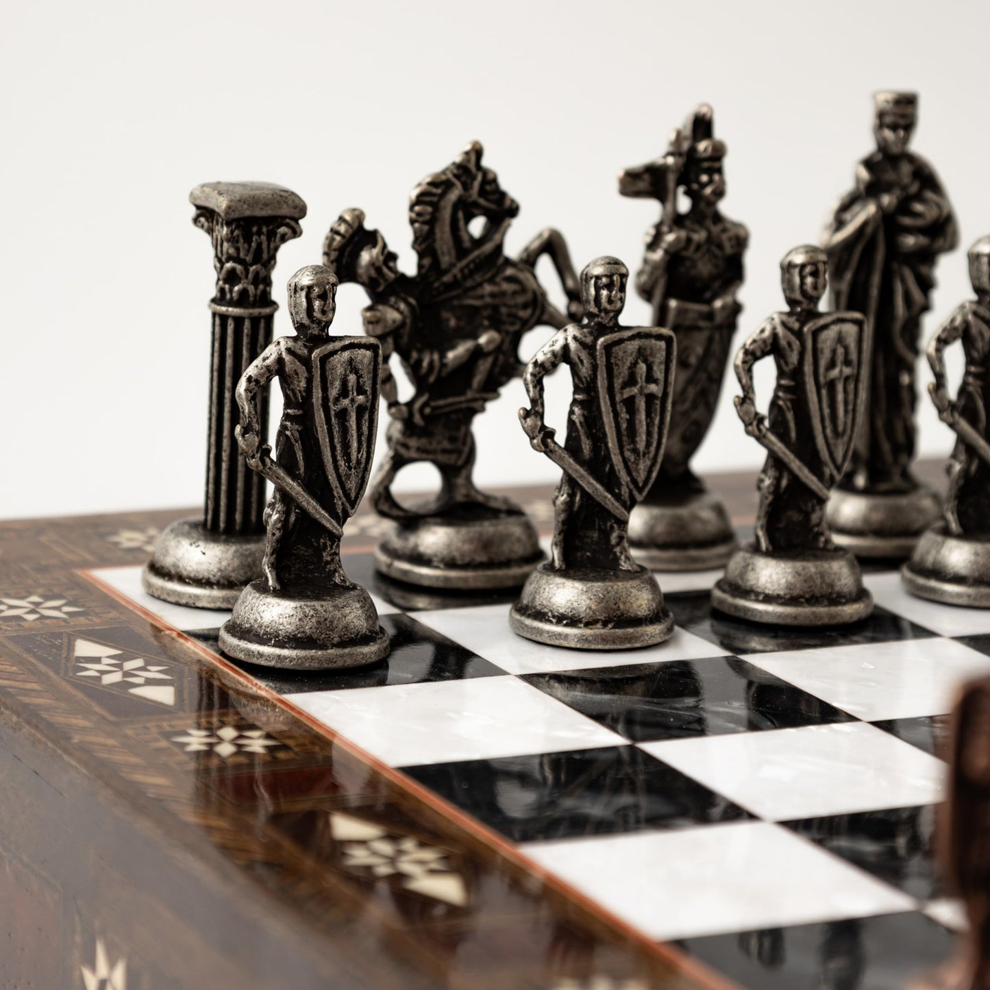 INTERIART 15'' Handmade Wooden Chess Set with British Army Metal Pieces – Luxury Storage Board