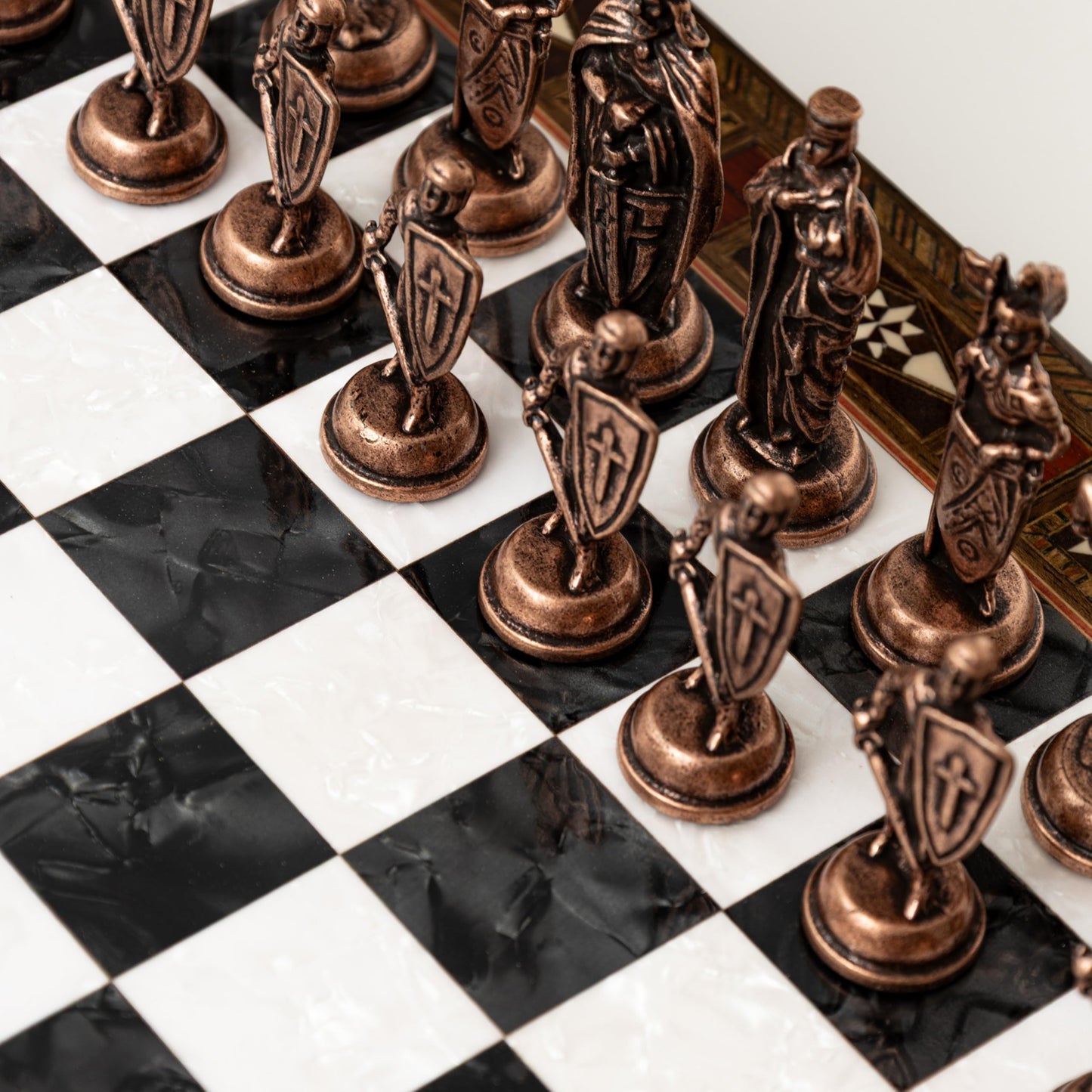 INTERIART 15'' Handmade Wooden Chess Set with British Army Metal Pieces – Luxury Storage Board