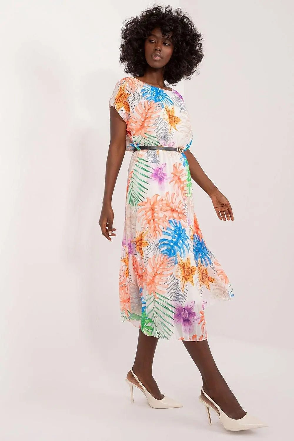 Italy Moda summer dress with short sleeves, round neckline, flared bottom