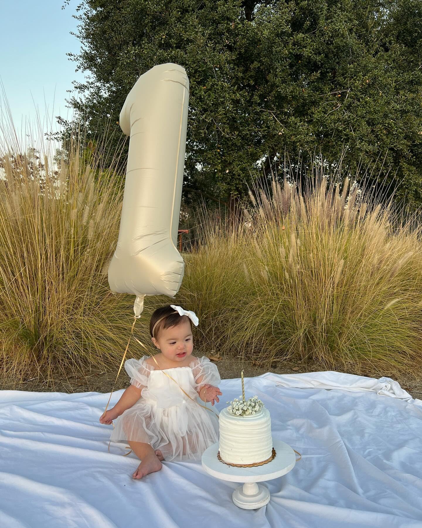 IWERP Cream Number 1 Balloon – 40-Inch First Birthday Decor for Baby, Boy or Girl