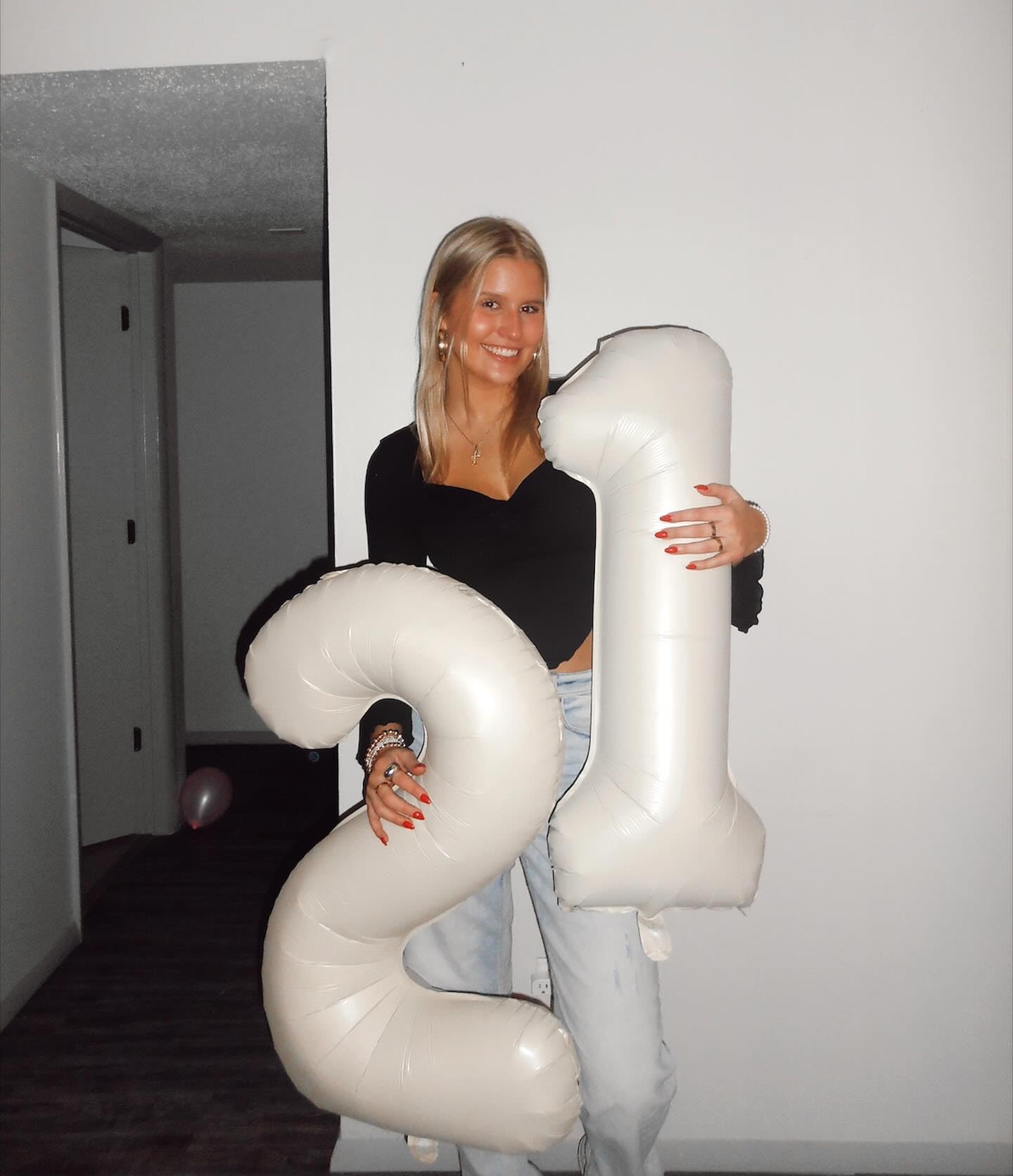 IWERP 10 Balloon Number – Cream 40-Inch Birthday & Anniversary Decor