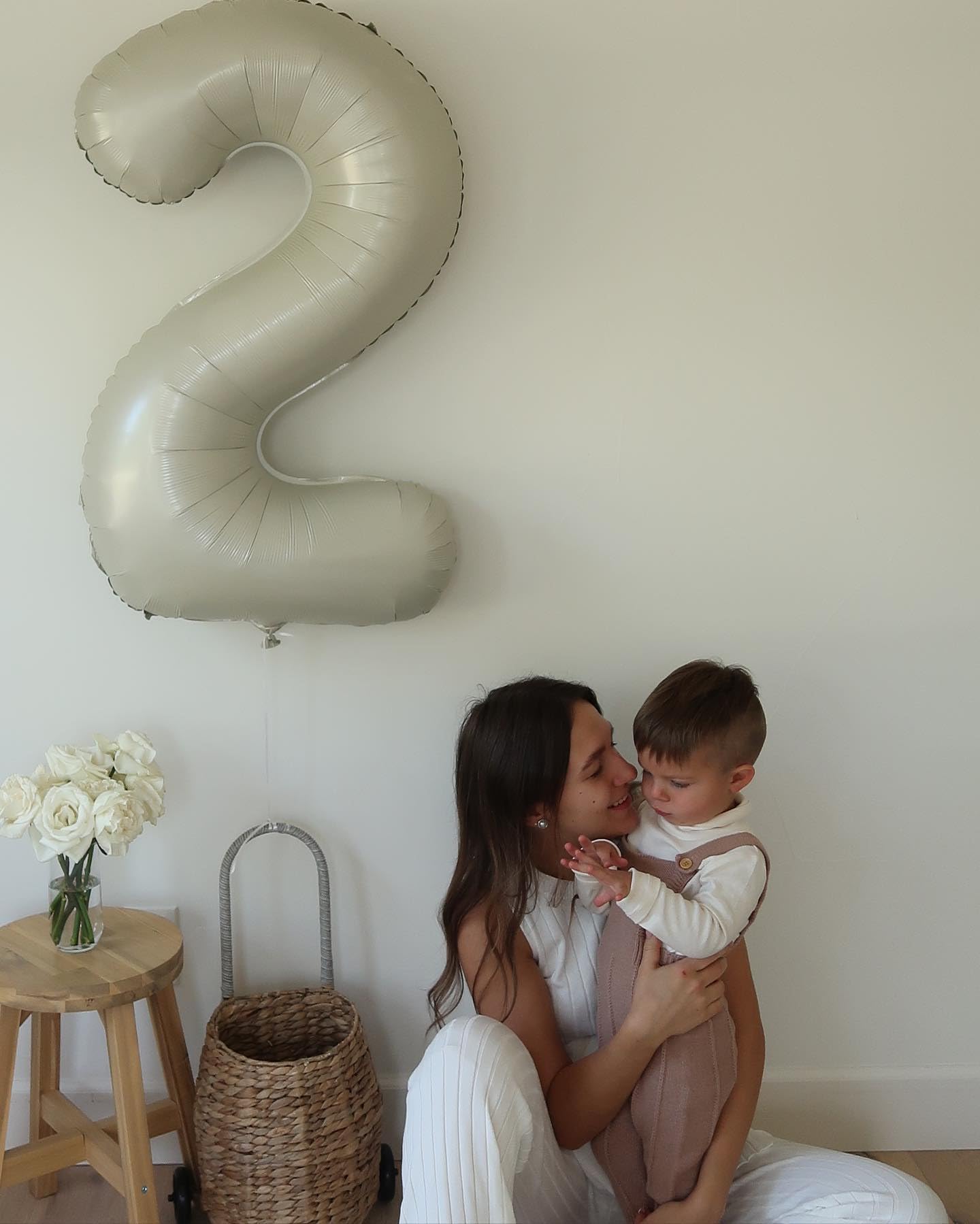 IWERP Cream Number 2 Balloon 40-Inch – 2nd Birthday Decorations for Babies, Boys & Girls