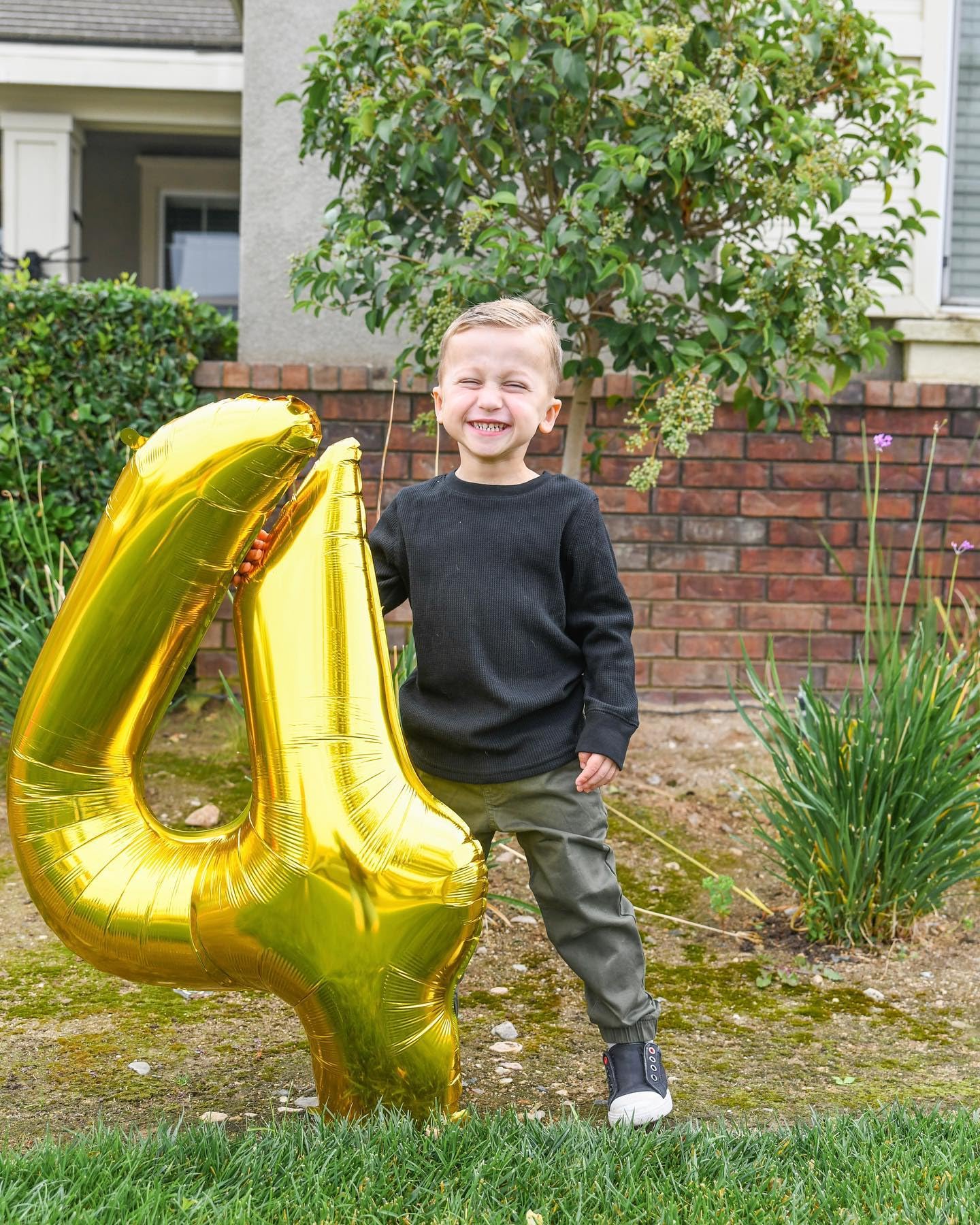 IWERP Gold Number 4 Balloon – 40 Inch 4th Birthday Decorations, Gold Party Supplies