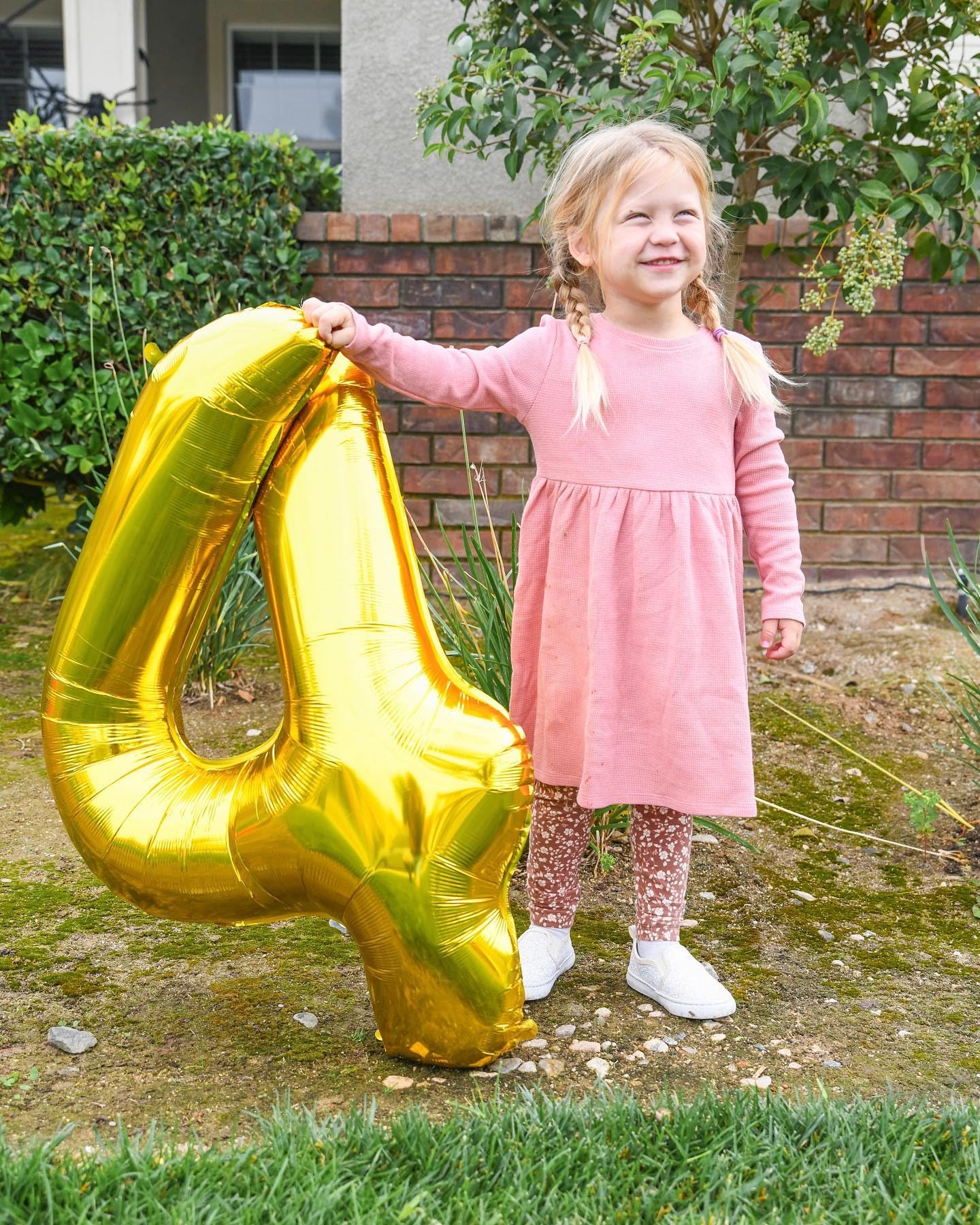 IWERP Gold Number 4 Balloon – 40 Inch 4th Birthday Decorations, Gold Party Supplies