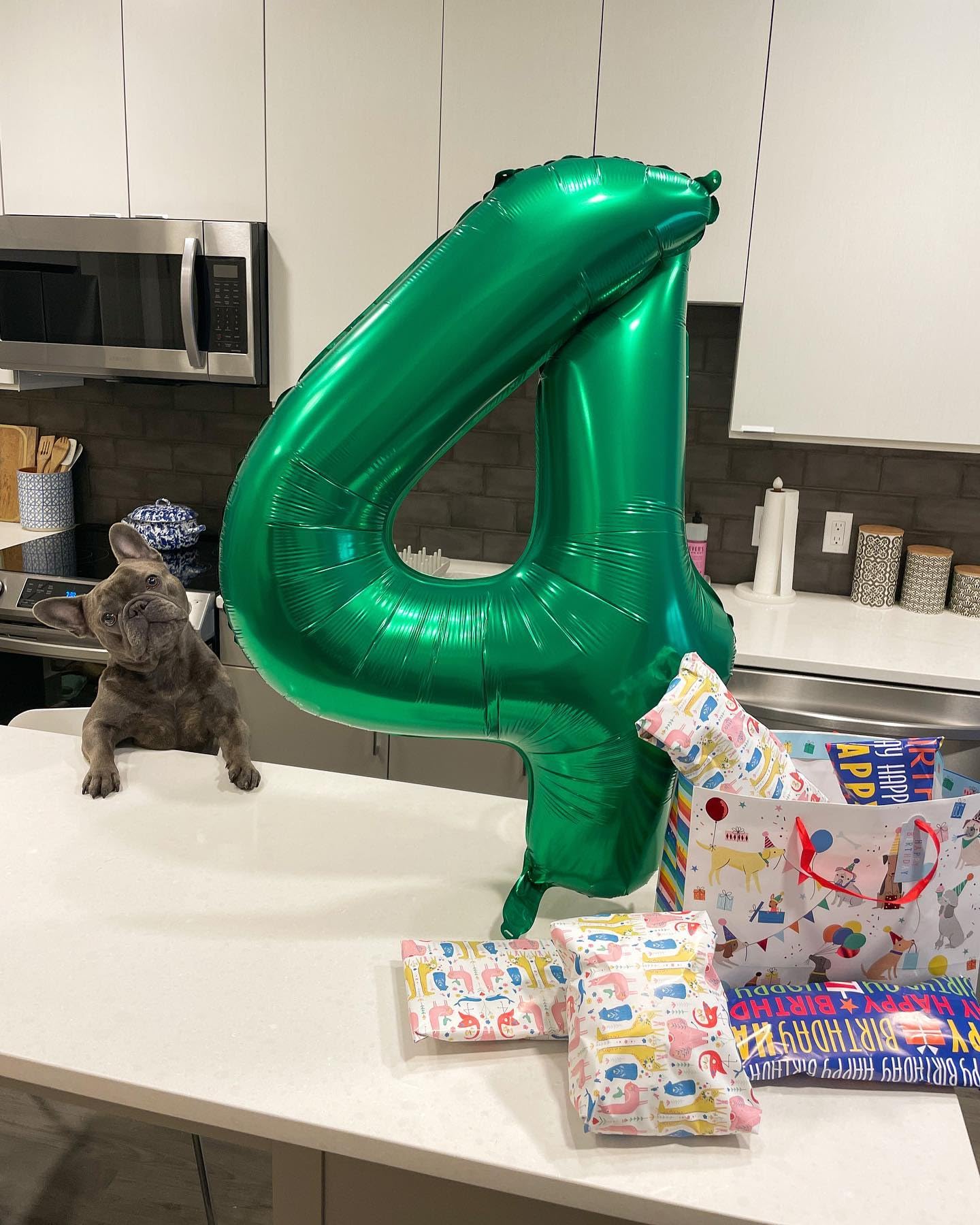 IWERP Green Number 40 Balloon – 40th Birthday Decor, 40-Inch Green Foil Balloon