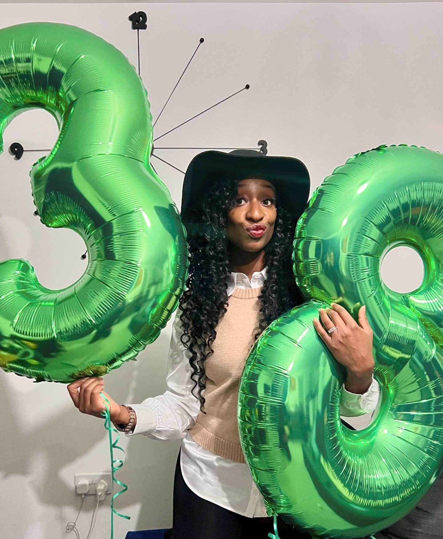 IWERP Green Number 30 Balloon - 40 Inch 30th Birthday Decoration, Milestone Party Prop