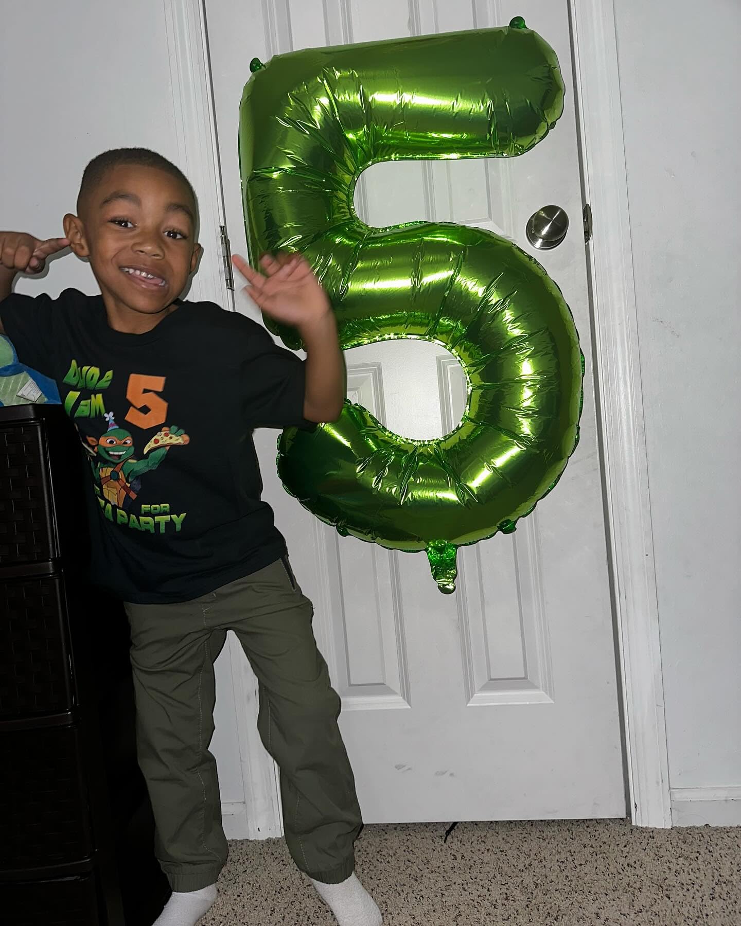 IWERP Light Green 40-Inch Number 5 Balloon – 5th Birthday Party Decor