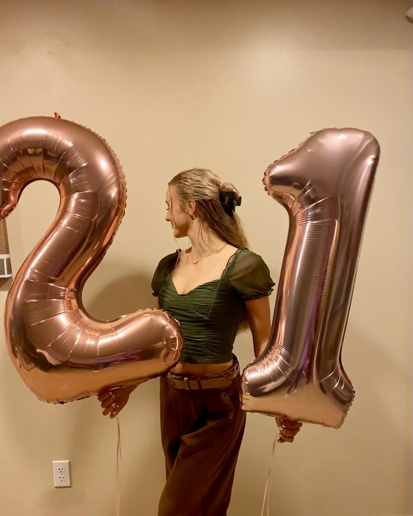 IWERP Rose Gold Number 8 Balloon 40-Inch – 8th Birthday Decorations