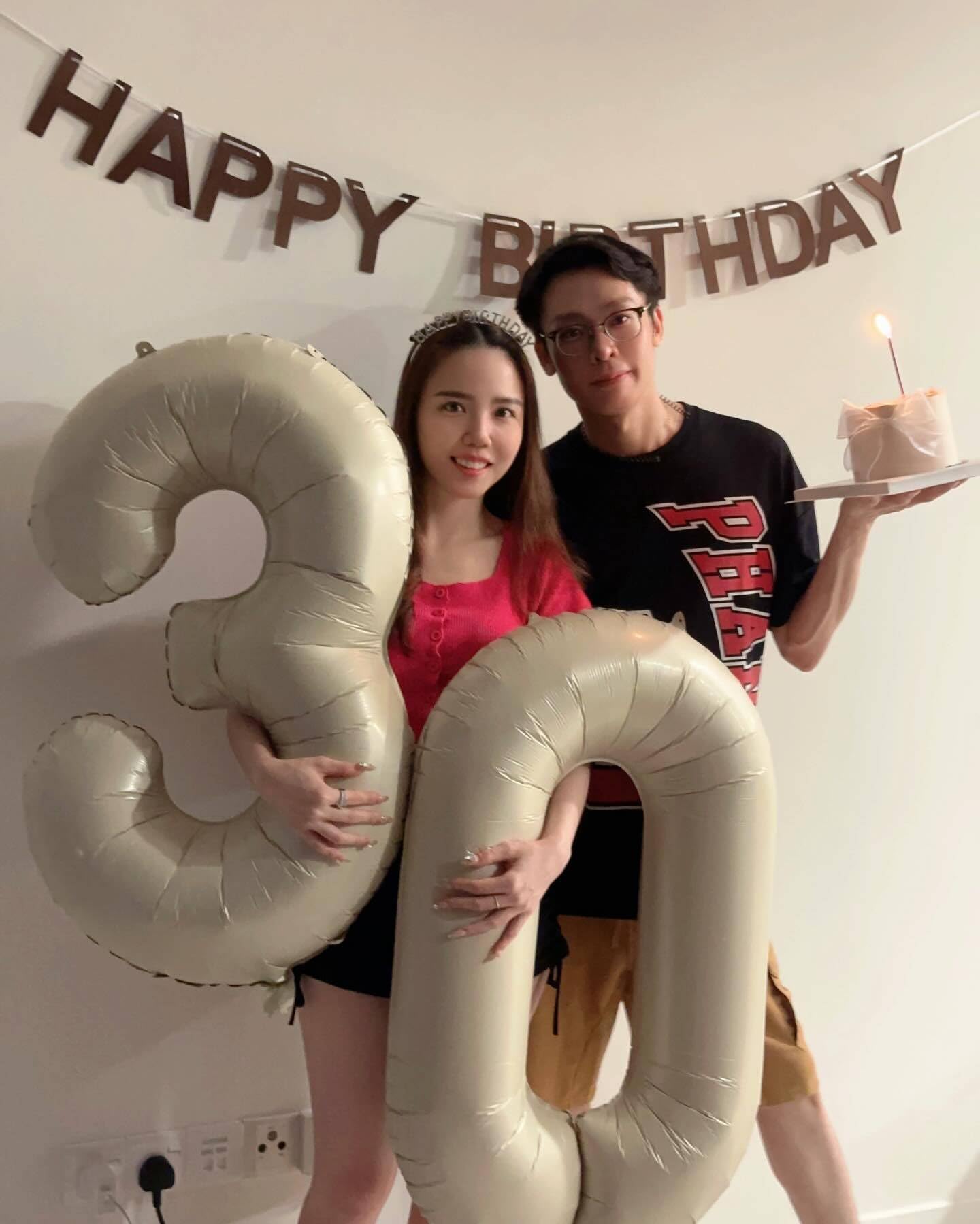 IWERP Cream Number 6 Balloon – 40 Inch Giant Foil Balloon for 6th Birthday