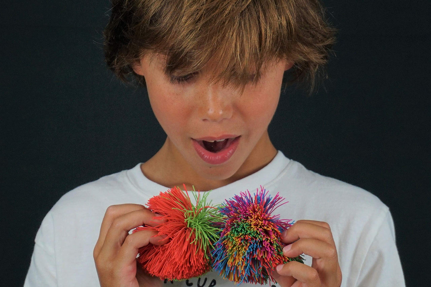 JA-RU Bandy Ball - 3-inch Rainbow Stringy Fidget Ball for Kids (1-Pack) | Sensory Play & Stress Relief