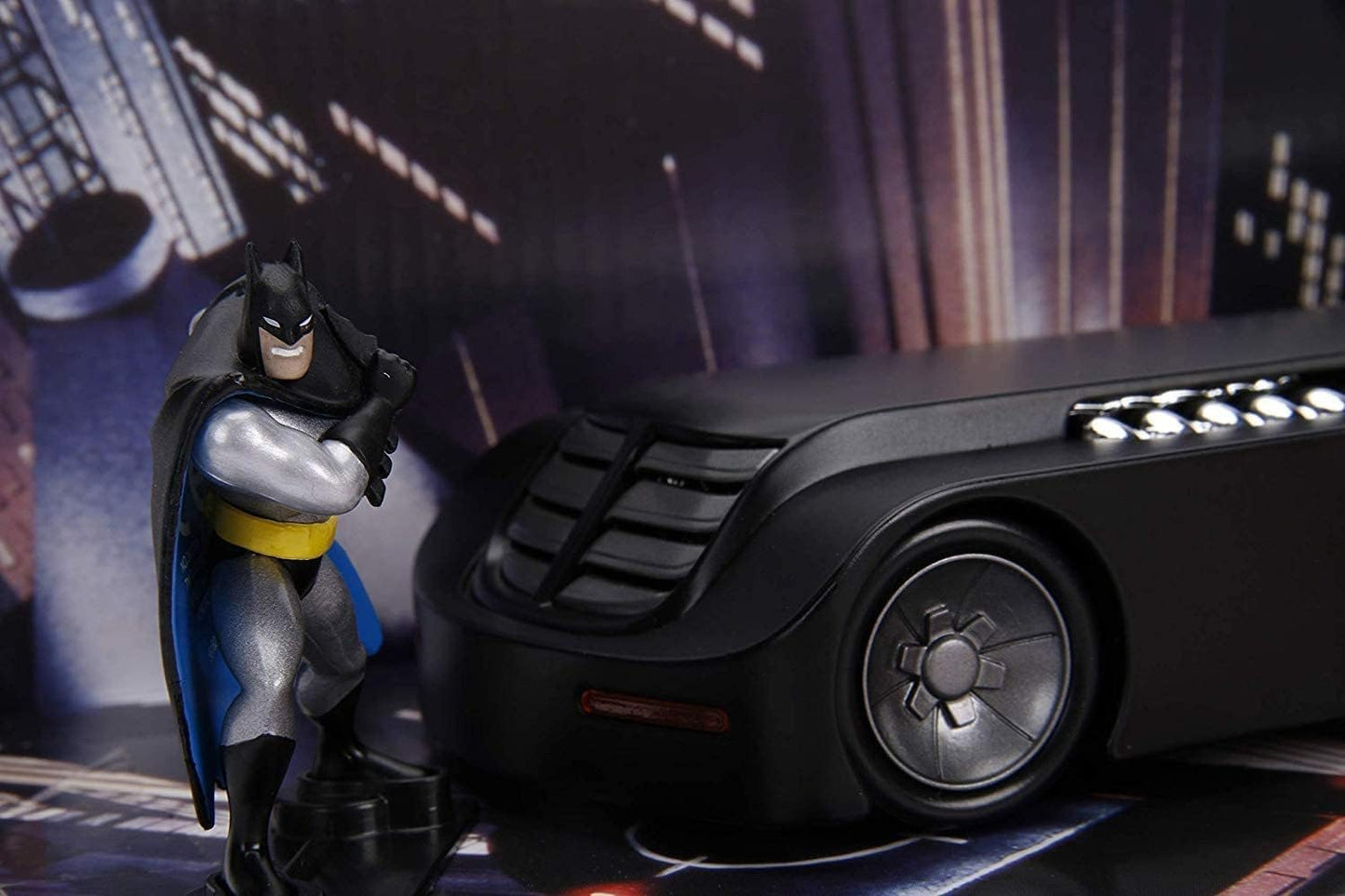Jada Toys 1:24 Batman Animated Series Batmobile Die-Cast Car with 2.75-inch Batman Figure