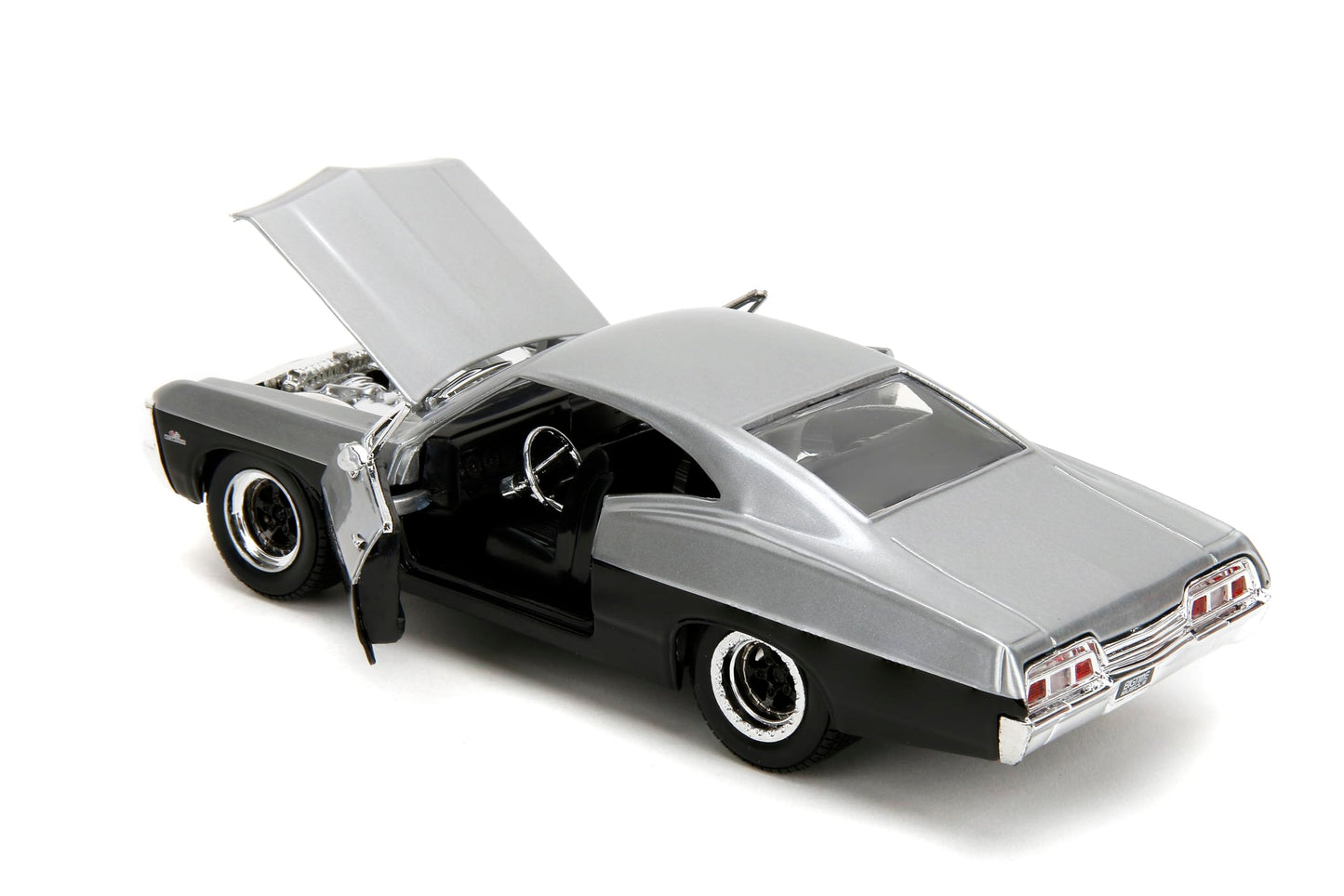 Jada Toys BigTime Muscle 1:24 1967 Chevrolet Impala SS – Opening Doors, Hood, Trunk & Rubber Tires (Candy Silver/Black)