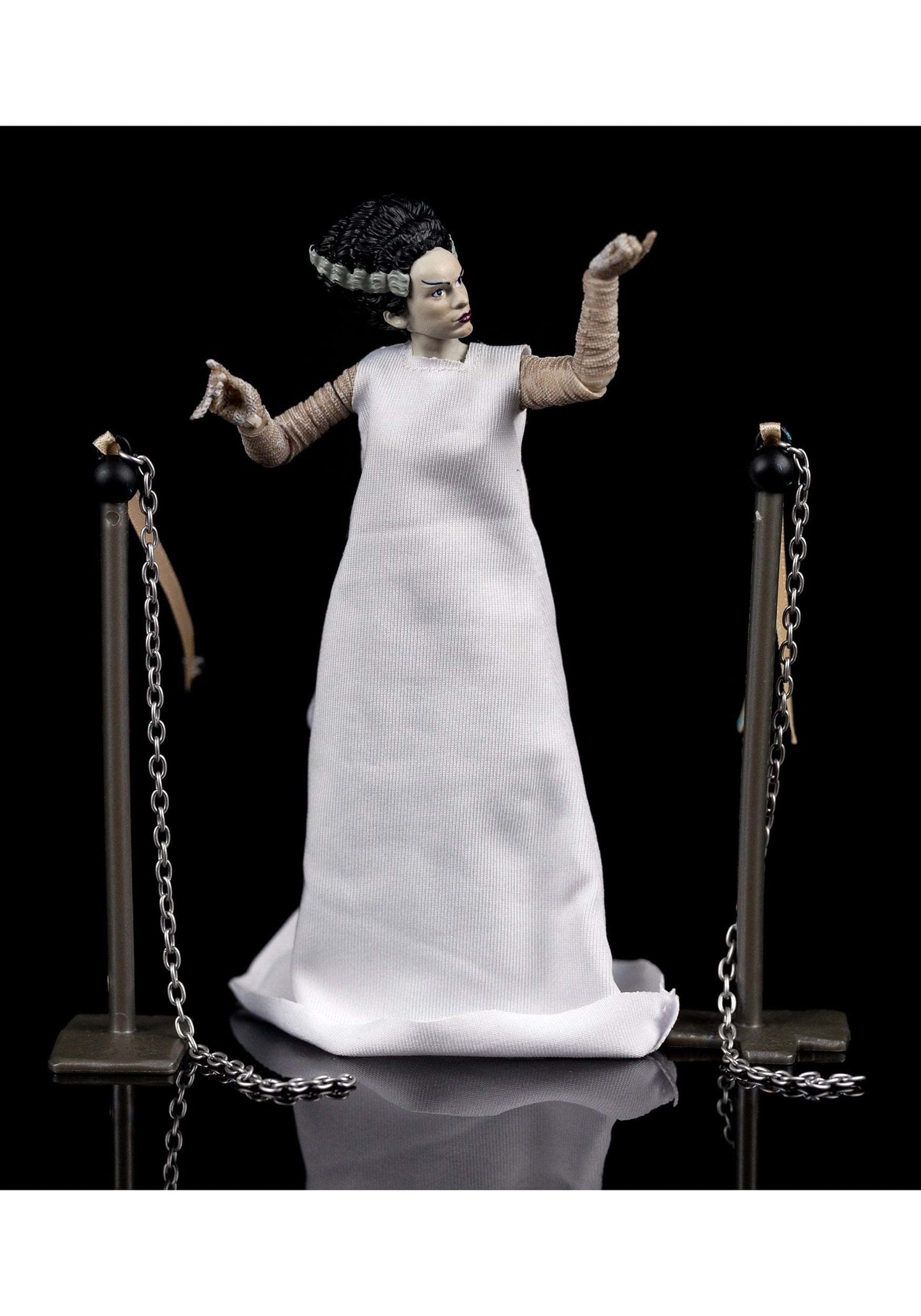 Jada Toys Bride of Frankenstein 6-Inch Action Figure | Universal Monsters Licensed Collectible