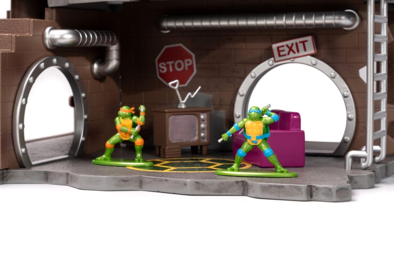 Jada TMNT Turtle Lair Nano Scene with 1.65-inch Die-Cast Figures | Collectible Toys