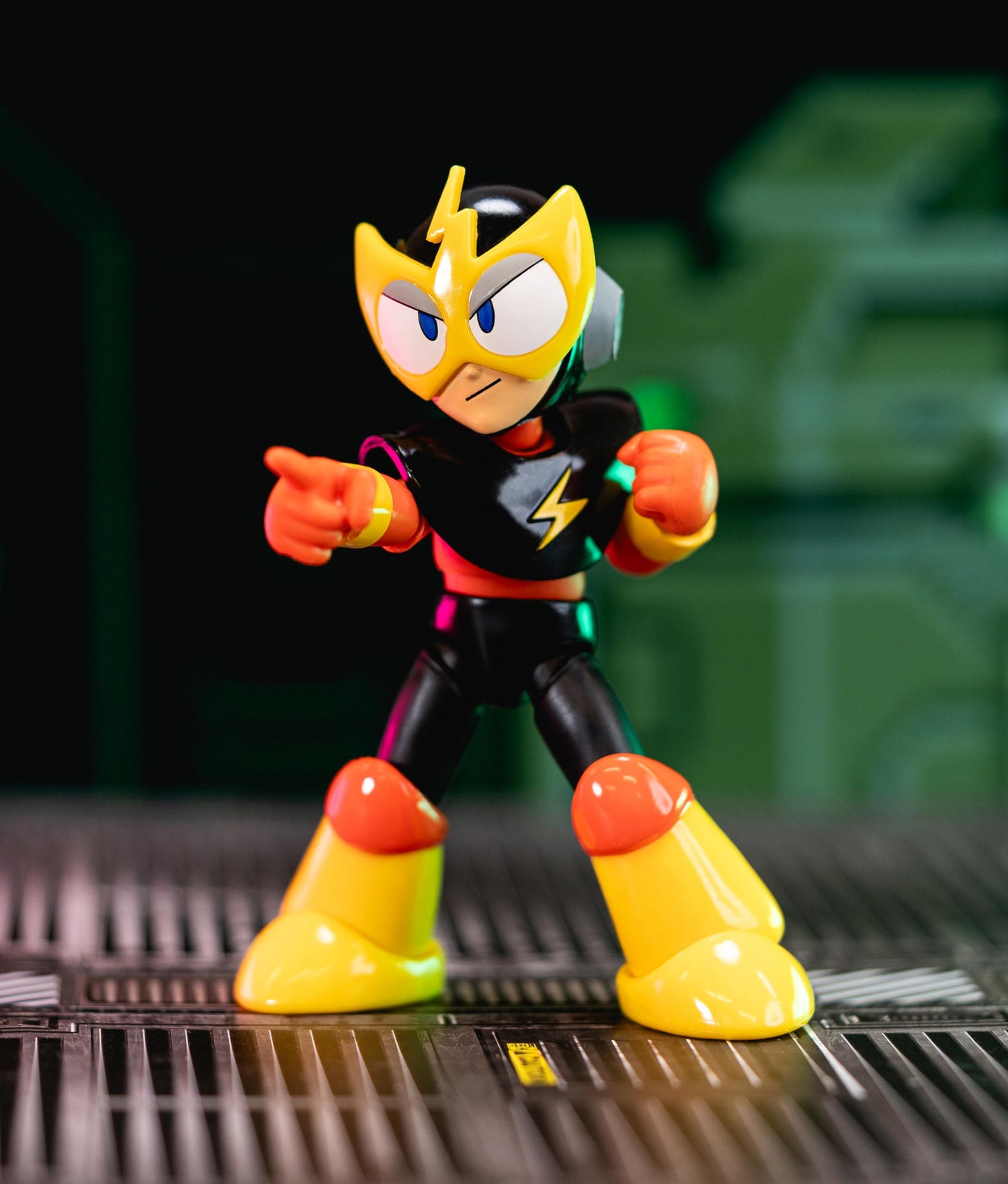 Jada Toys Mega Man Elec Man 1:12 Scale Figure – Wave 2, 15+ Articulations, Lightning Bolt Accessory