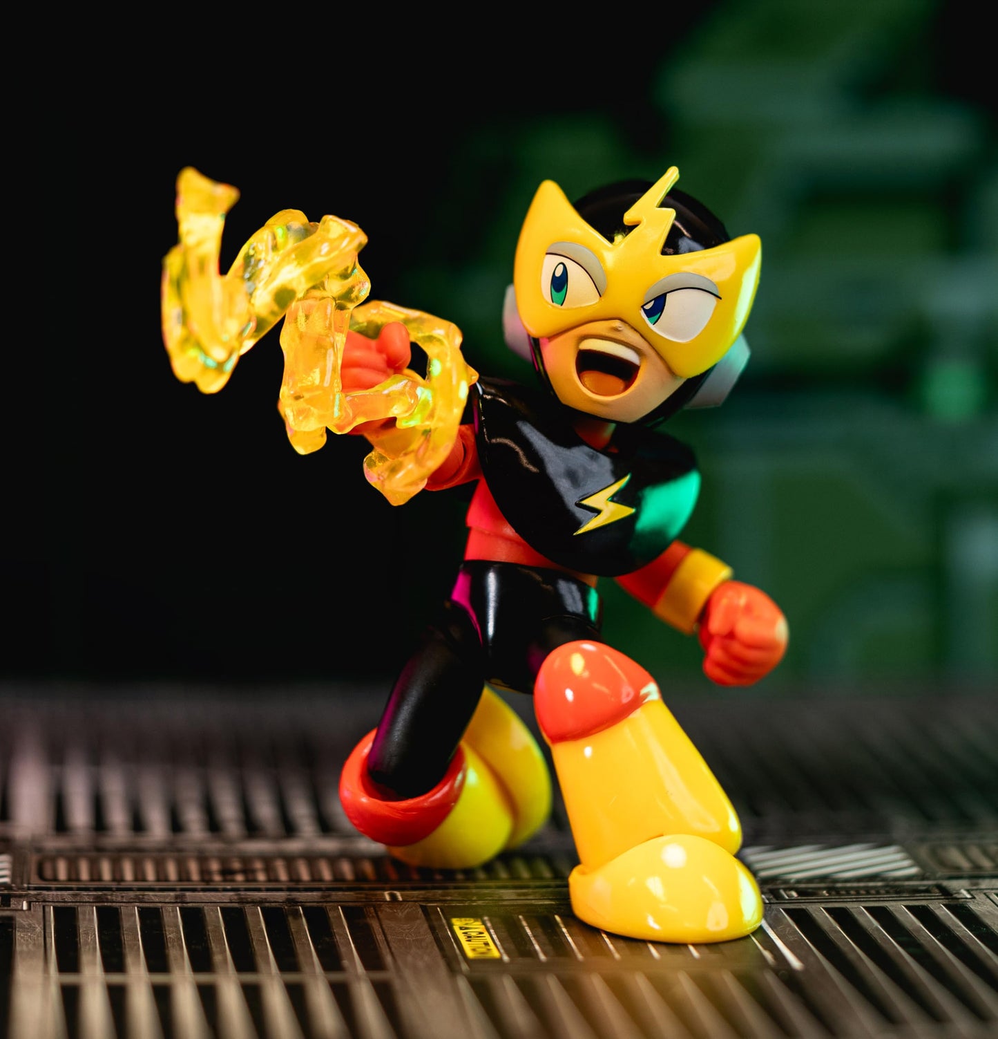 Jada Toys Mega Man Elec Man 1:12 Scale Figure – Wave 2, 15+ Articulations, Lightning Bolt Accessory
