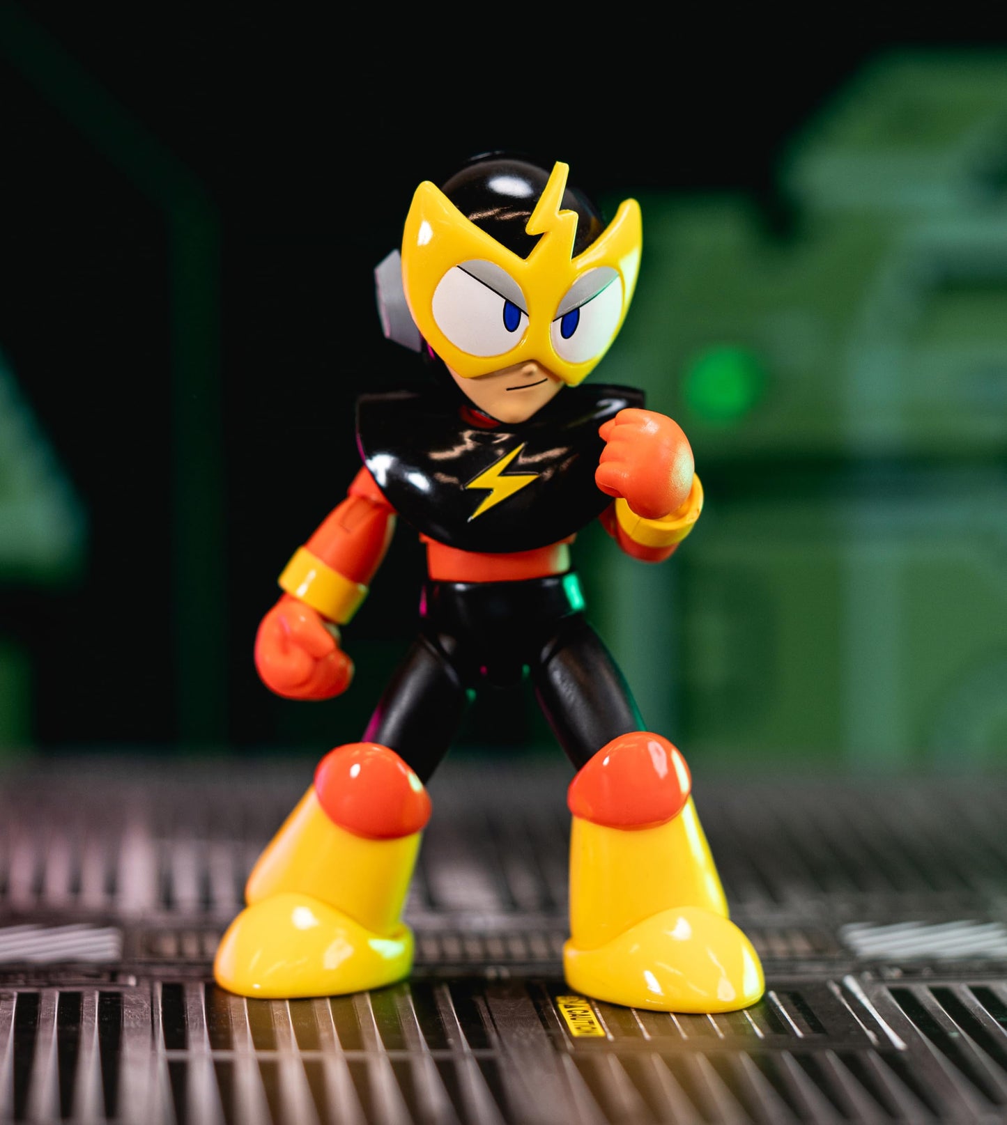 Jada Toys Mega Man Elec Man 1:12 Scale Figure – Wave 2, 15+ Articulations, Lightning Bolt Accessory