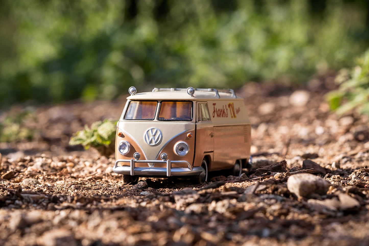 Jada Transformers Rise of the Beast Wheeljack Volkswagen Bus 1:32 Die-Cast Vehicle – Collectible Toy for Fans & Collectors