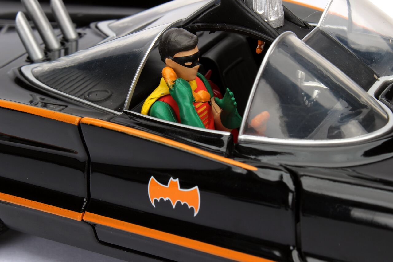 Jada 1966 Batmobile 1:24 Die-Cast Car with Batman & Robin Figures