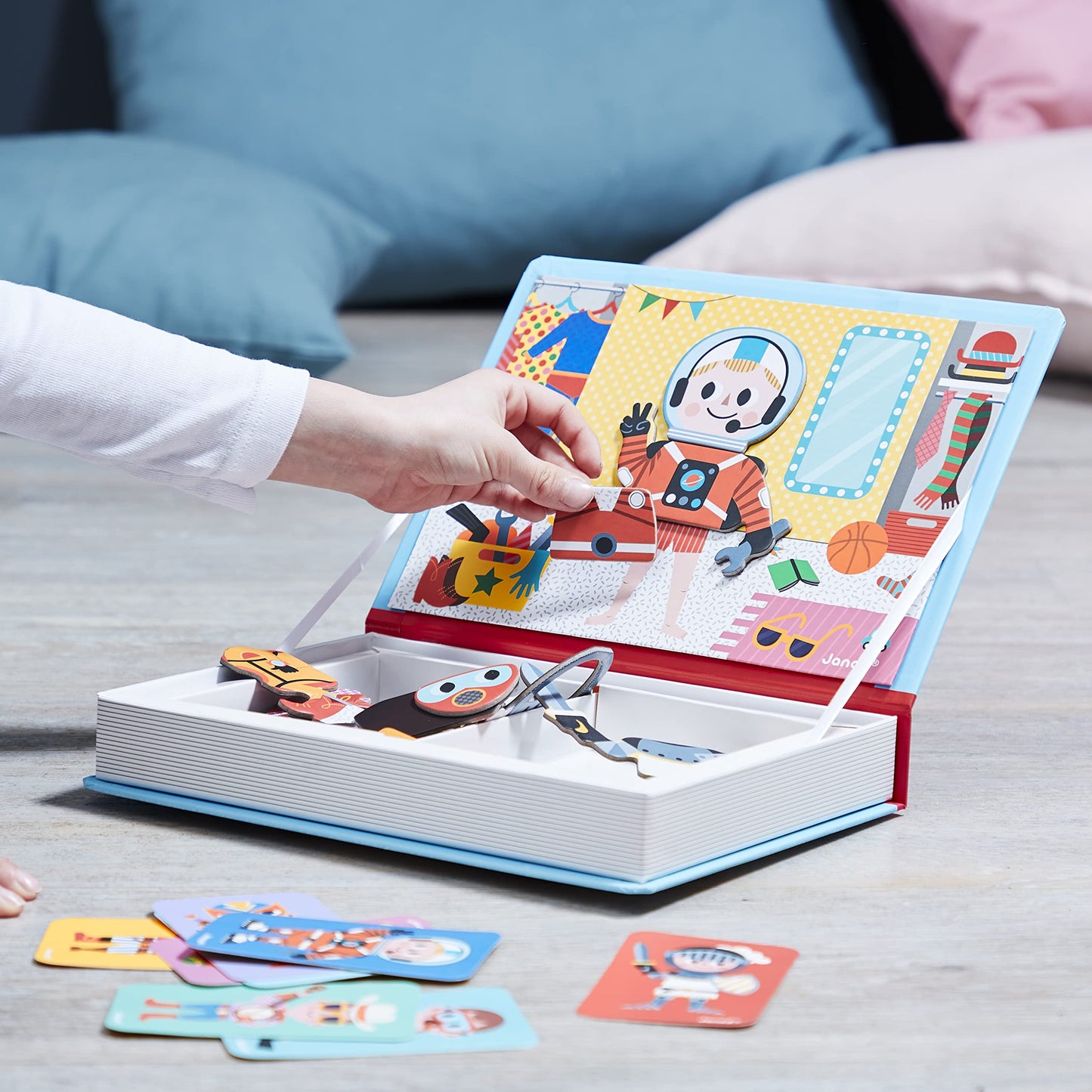 Janod MagnetiBook 45-Piece Magnetic Dress-Up for Boys – Travel-Ready Imaginative Play & Fine Motor Skills
