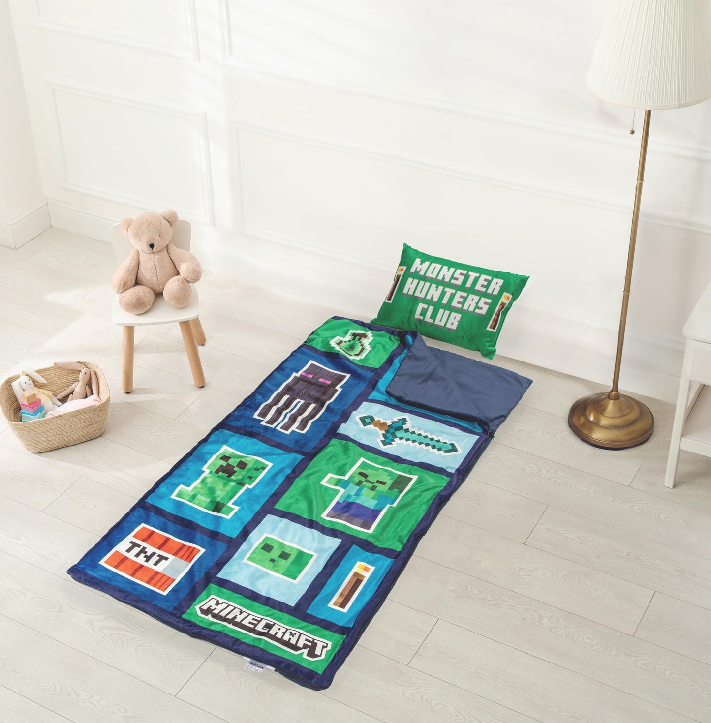 Jay Franco Minecraft Creeper 3-Piece Sleepover Set | Slumber Bag, Pillow & Eye Mask