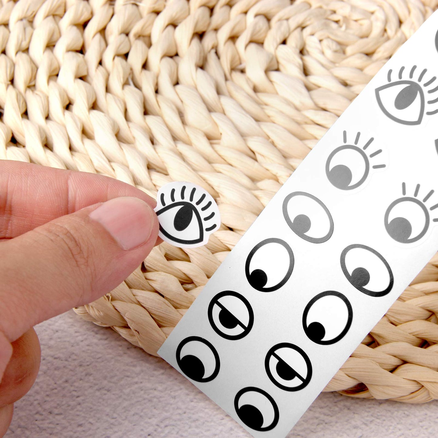 JIAKAI 2000 Pieces Eye Stickers Labels – Self-Adhesive Eyes for DIY Crafts (Black & White)