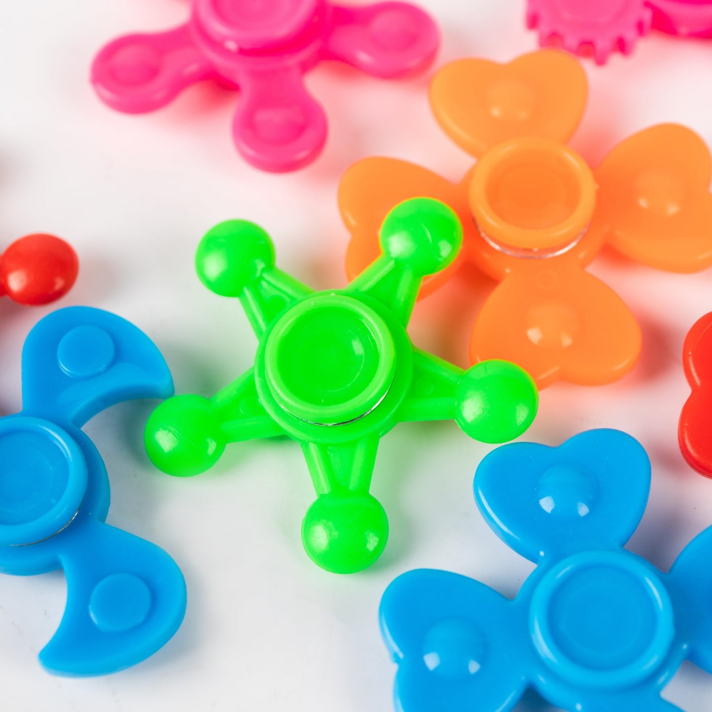 JIQILIHAI 24 Pcs Mini Fidget Spinners Bulk – Colorful Party Favors & Classroom Prizes