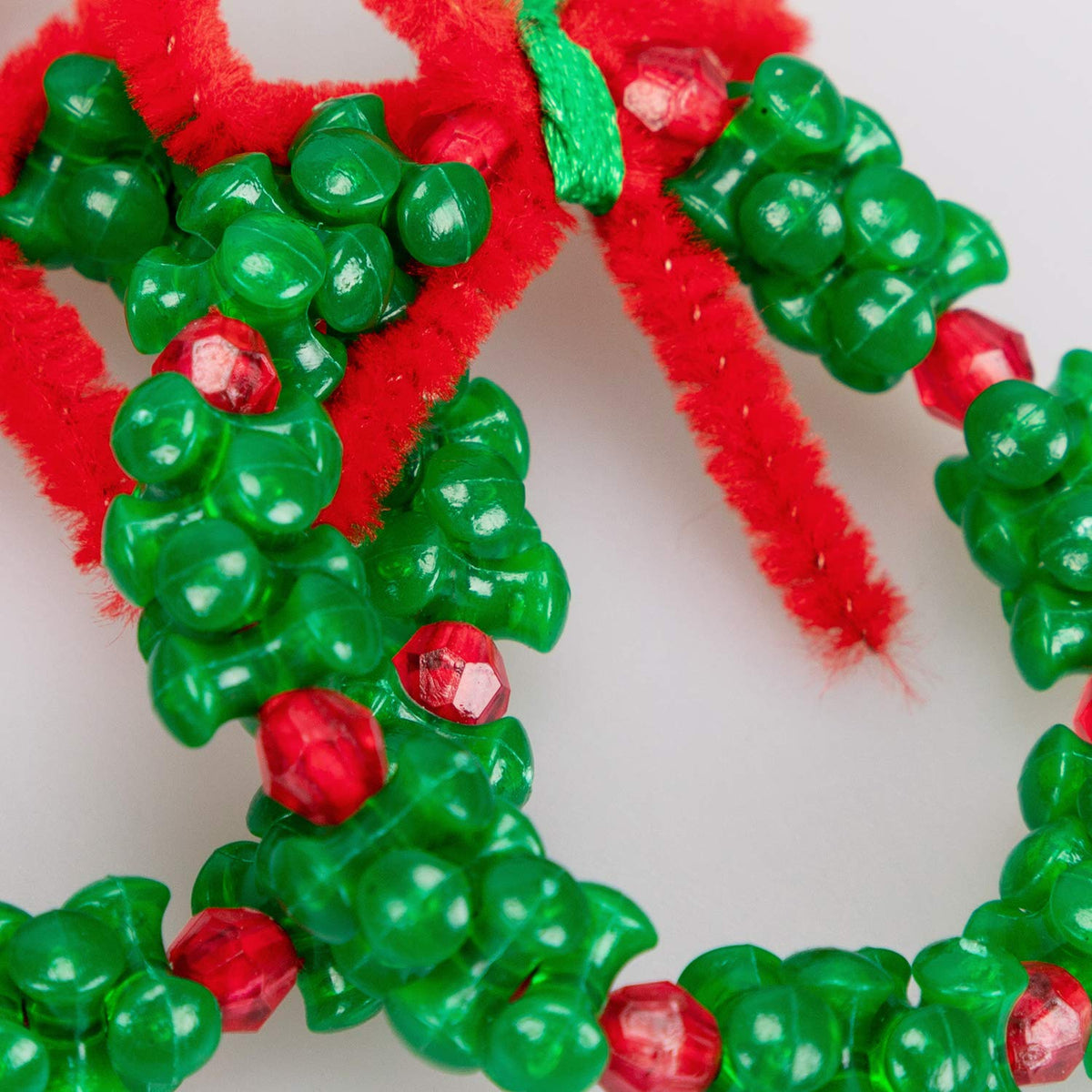 Jollylife Beaded Ornament Kit – 40-Piece Christmas Crafts for Family Fun (Wreaths, Candy Canes, Snowmen, Trees)