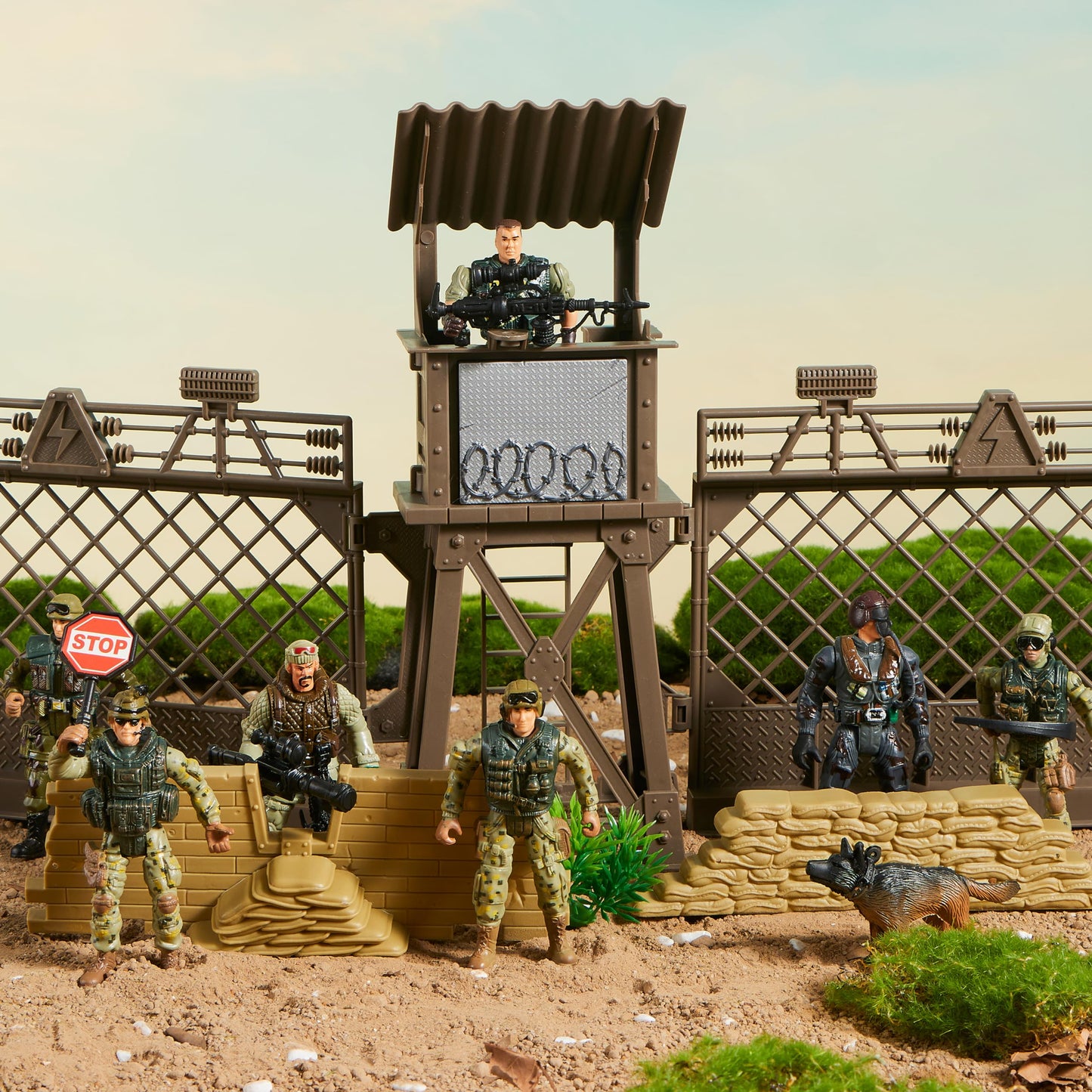 JOYIN 16-Piece Army Men Playset – Realistic 4-Inch Figures with Weapon Gear