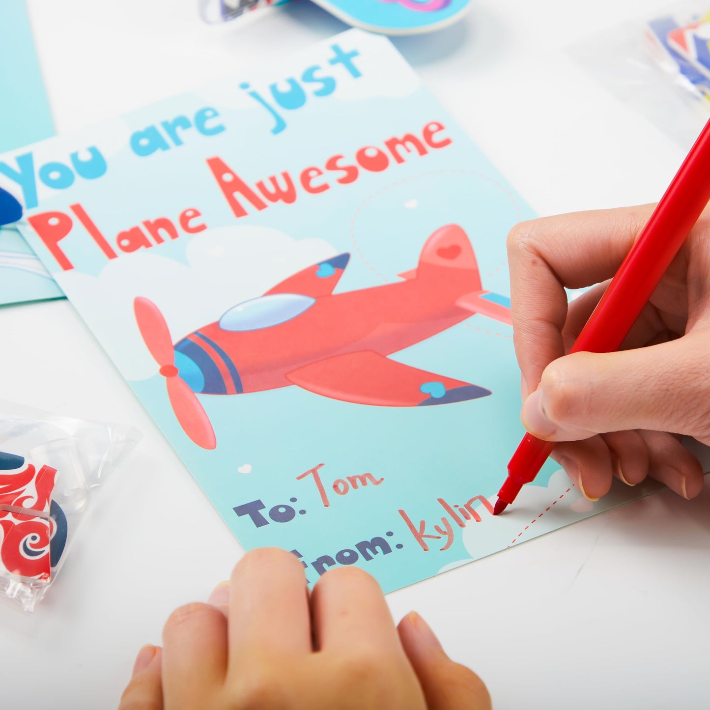 JOYIN 28-Pack Valentines Cards with Foam Airplanes – Classroom Exchange & Party Favors