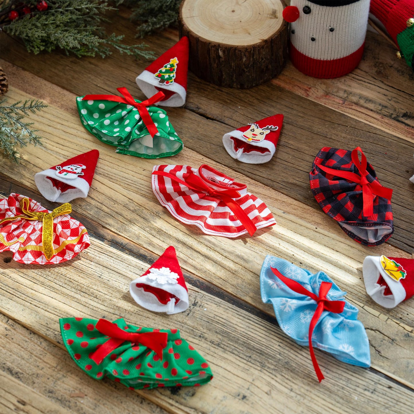 JOYIN 6-Piece Christmas Doll Skirt & Hat Set – Festive Dress-Up for Xmas Dolls