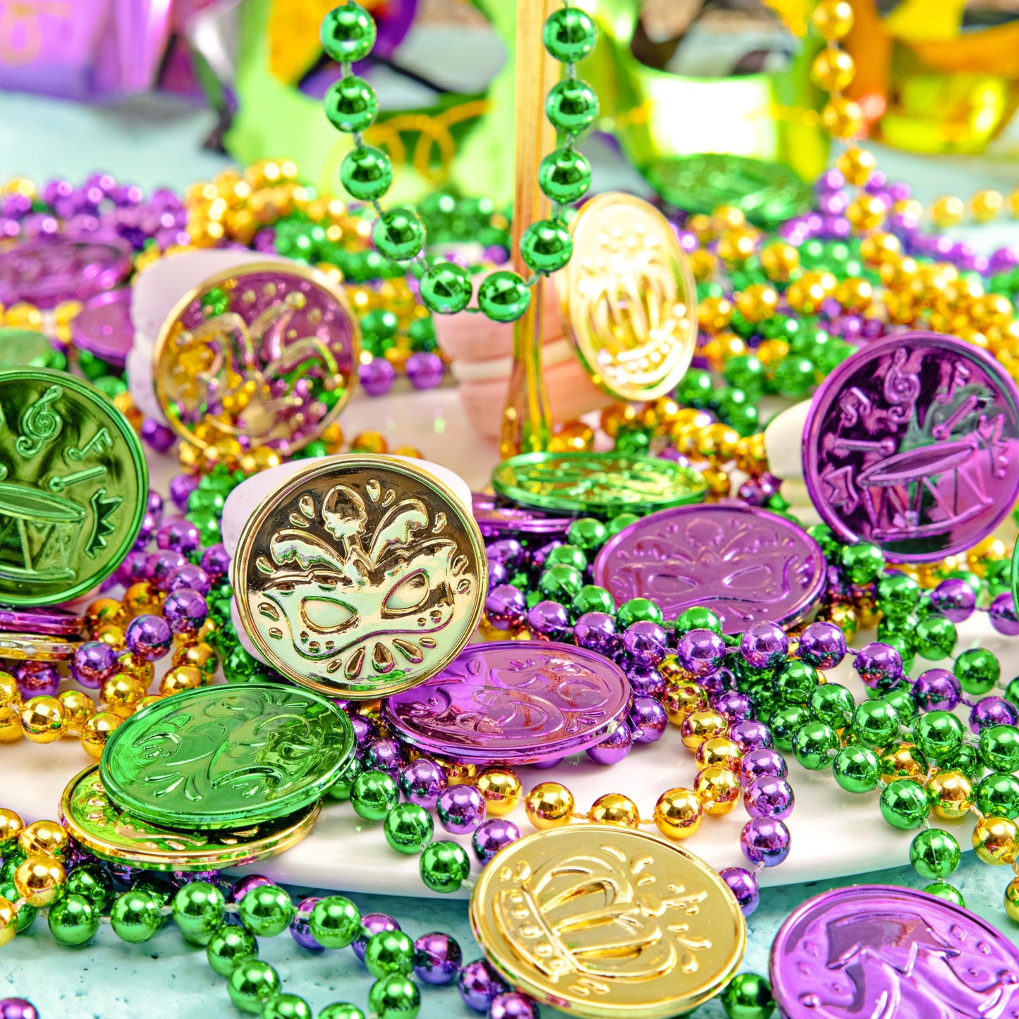 JOYIN 120 PCS Mardi Gras Coins – Gold Green Purple Plastic Parade Party Favors