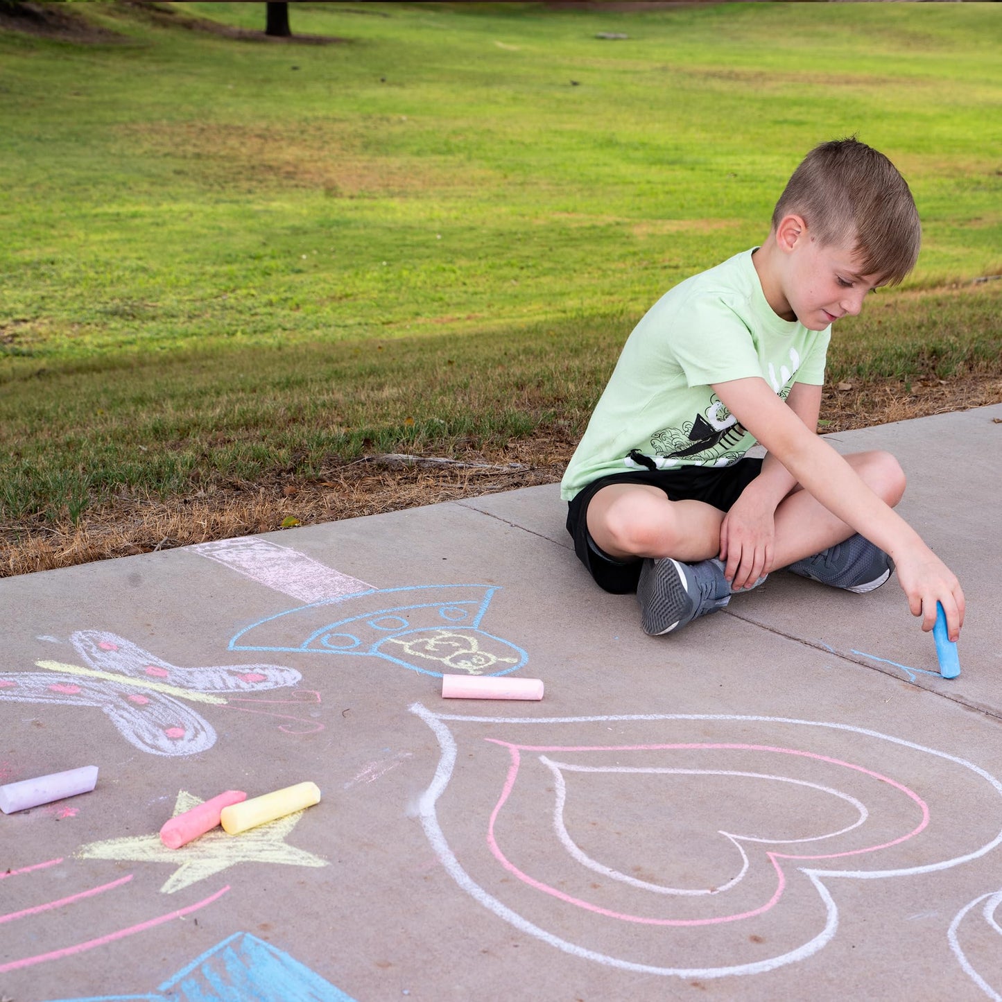 JOYIN 160 Pcs Sidewalk Chalks Set – Non-Toxic & Washable Outdoor Chalk for Kids