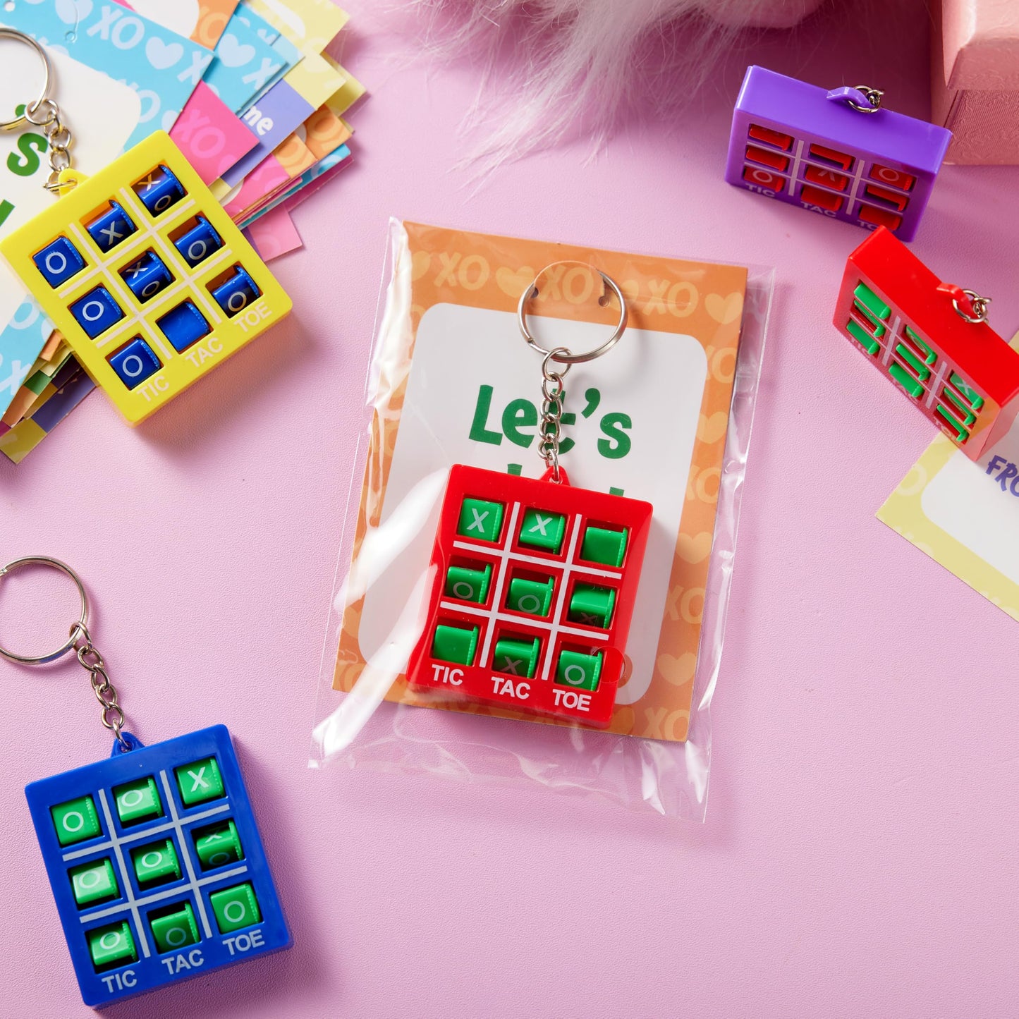 JOYIN 28 Pcs Valentine's Day Gift Cards with Tic-Tac-Toe Keychains – Classroom Prizes & Gifts