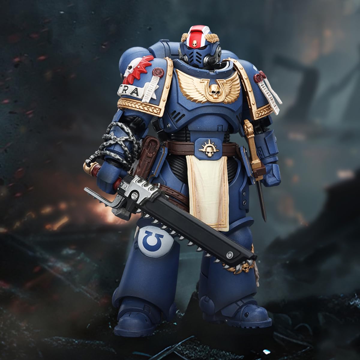 JOYTOY Warhammer 40K Ultramarines Titus 1/18 Action Figure – Laurels of Victory (4.8in)