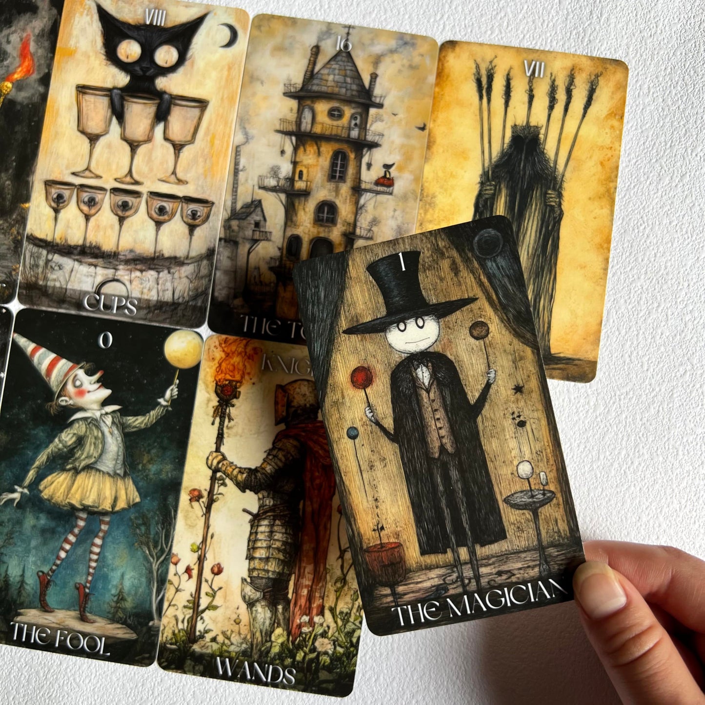 Jrskvaro Daydream Tarot Deck for Beginners – Surreal 78-Card Set