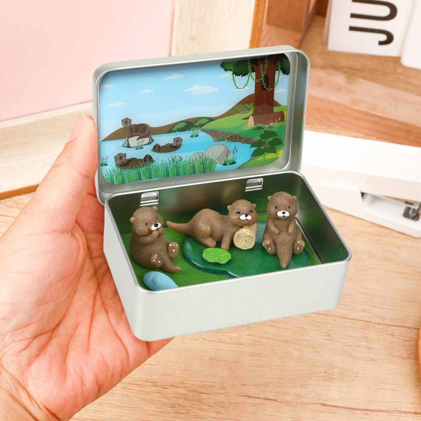 JULEASEL Little Pocket Otter – Tiny Tin Box Travel Buddy & Gift