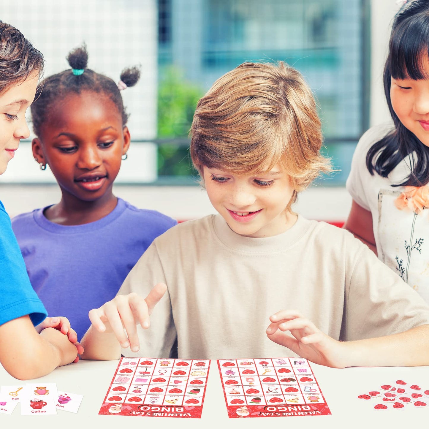 Jumlys Valentines Bingo - 32-Player Large Cards for Family & Classroom