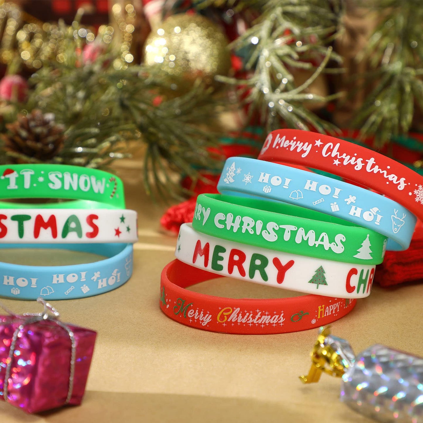 JUNEBRUSHS 42Pcs Christmas Silicone Wristbands – 6 Designs Party Favors & Stocking Stuffers