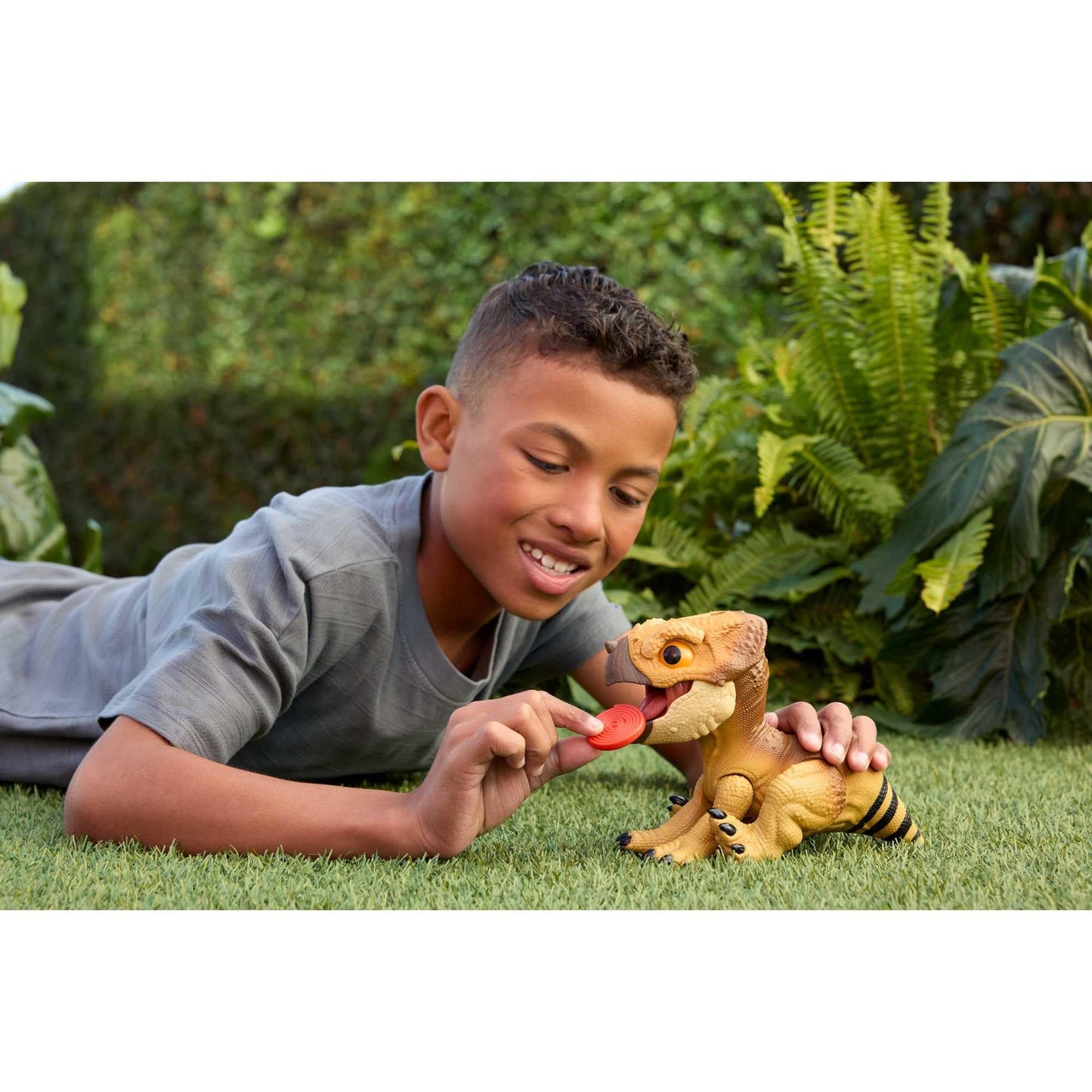 Jurassic World Rebirth Aquilops Dolores — Interactive Primal Protector Dino Toy