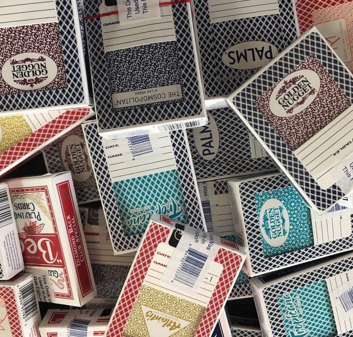 JUSTMIKEO 4 Random Las Vegas Casino Used Playing Cards Deck