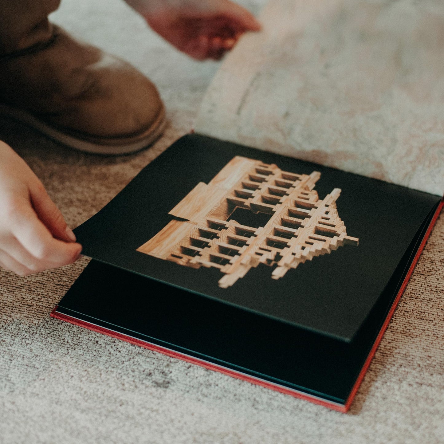 KAPLA Wooden Construction Set - 280 Marine Pine Planks in Chest with Art Book | Ages 3+ | Eco-Friendly